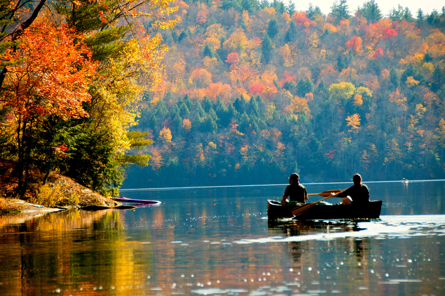 Paddlers along the Waterbury Reservoir